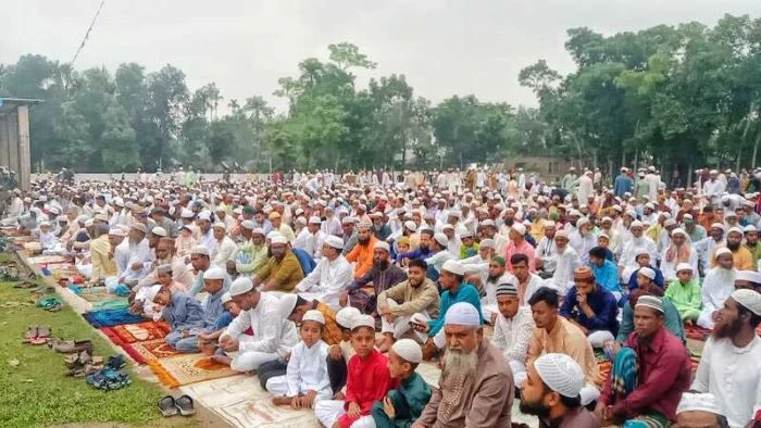 পূর্বধলায় যথাযোগ্য মর্যাদায় পবিত্র ঈদুল ফিতর উদযাপিত